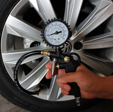 汽车轮胎胎压监测系统是如何实现的？
